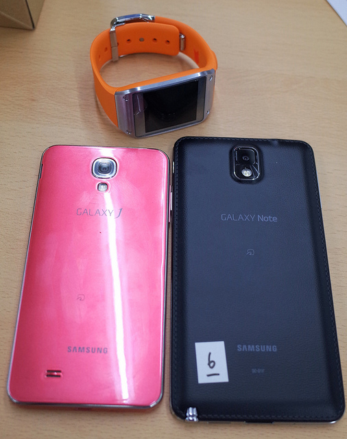 Galaxy Note 3、Galaxy Gear、Galaxy Jを触ってみた