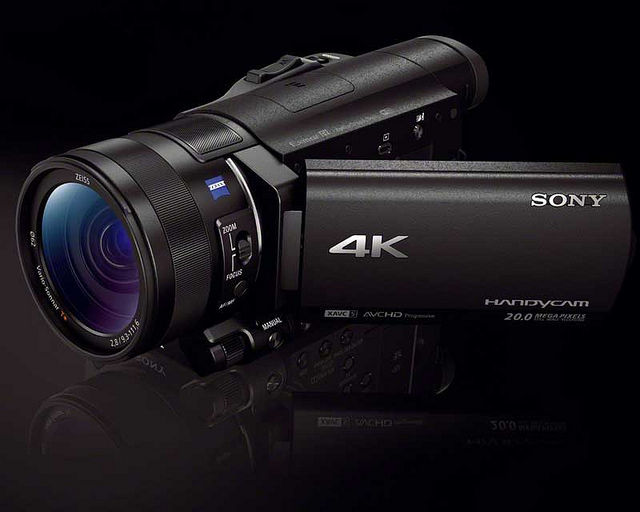 SONY4KハンディカムFDR-AX100,4K超短焦点プロジェクター,リストバンド型活動量計SmartBand,世界最小最軽量α5000