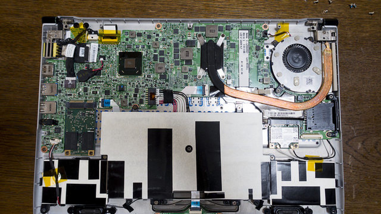 LaVie Z 分解してバッテリーの不具合を解消 | Digital Life Innovator