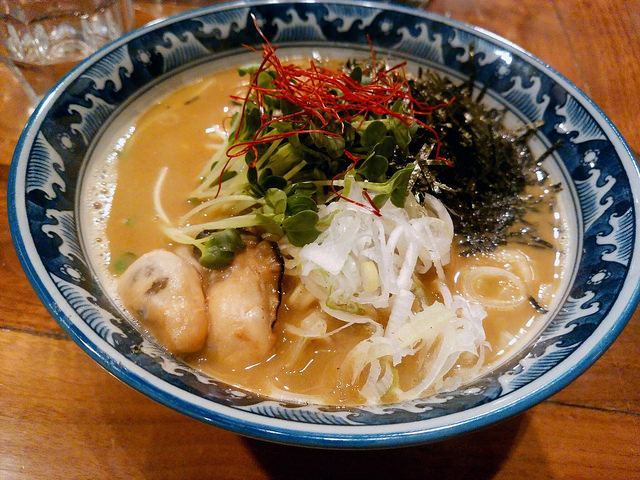 錦糸町 麺や佐市 牡蠣ベースの濃厚スープのラーメン