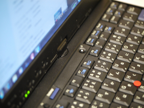 Lenovo ThinkPad X201 Tablet しっかりした作りが好感触のビジネス向けタブレットPC