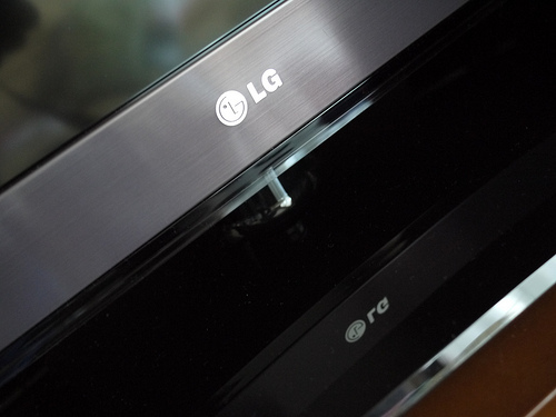 LG CINEMA 3D 32LW5700 やっぱり偏光方式の3D体験の方が優れている