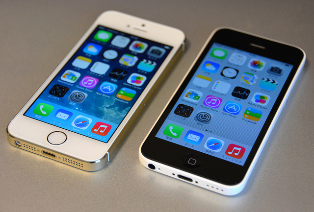 ドコモ版iPhone 5sゴールド32GBに機種変更 上の子はiPhone 5cホワイト16GBに
