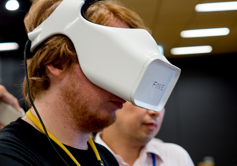 Oculus Riftを視線トラッキング技術で追撃するFOVEを体験 VR HMD界のAppleを目指す #プレカン