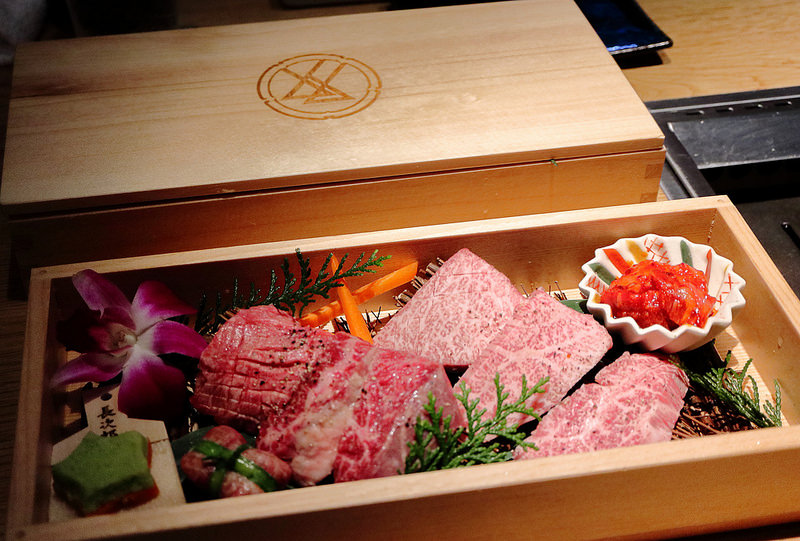 こだわりの料理や演出で楽しめる大人の焼肉コース 肉亭ふたご 新宿歌舞伎町