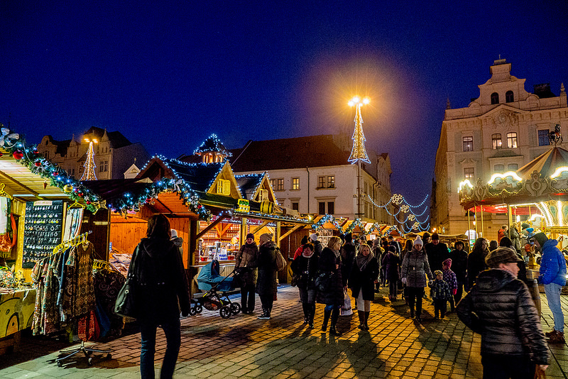 童話のクリスマスのイメージそのもの プルゼニのクリスマスマーケット #plzen #プルゼニュ #visitCzech #チェコへ行こう #link_cz