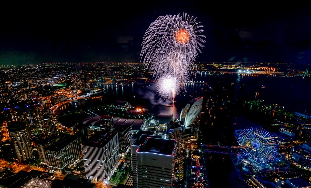 横浜開港祭2018 打ち上げ花火 上から見るか #横浜ランドマークタワー #花火