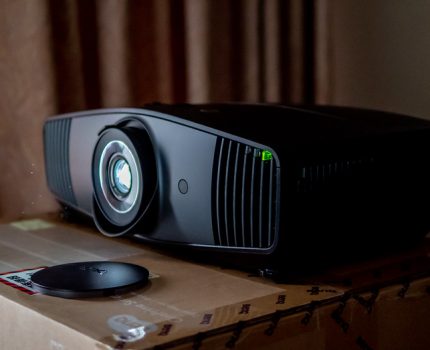 【AD】リビングで映画に没入 広色域True 4K HDRプロジェクター BenQ HT5550 #BenQアンバサダー