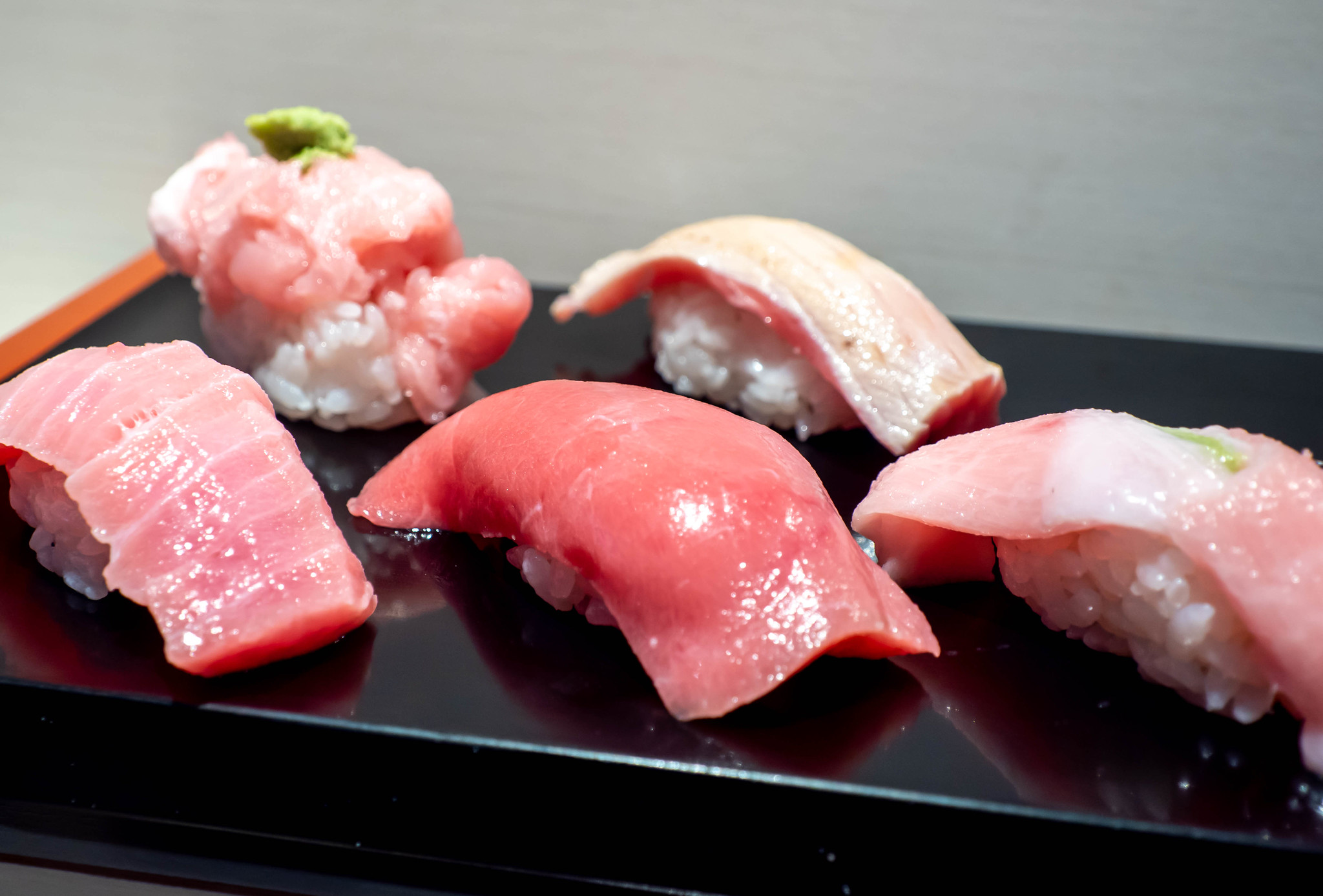 銀座で美味しいお寿司を手軽に楽しめる 立喰い寿司 ひなと丸