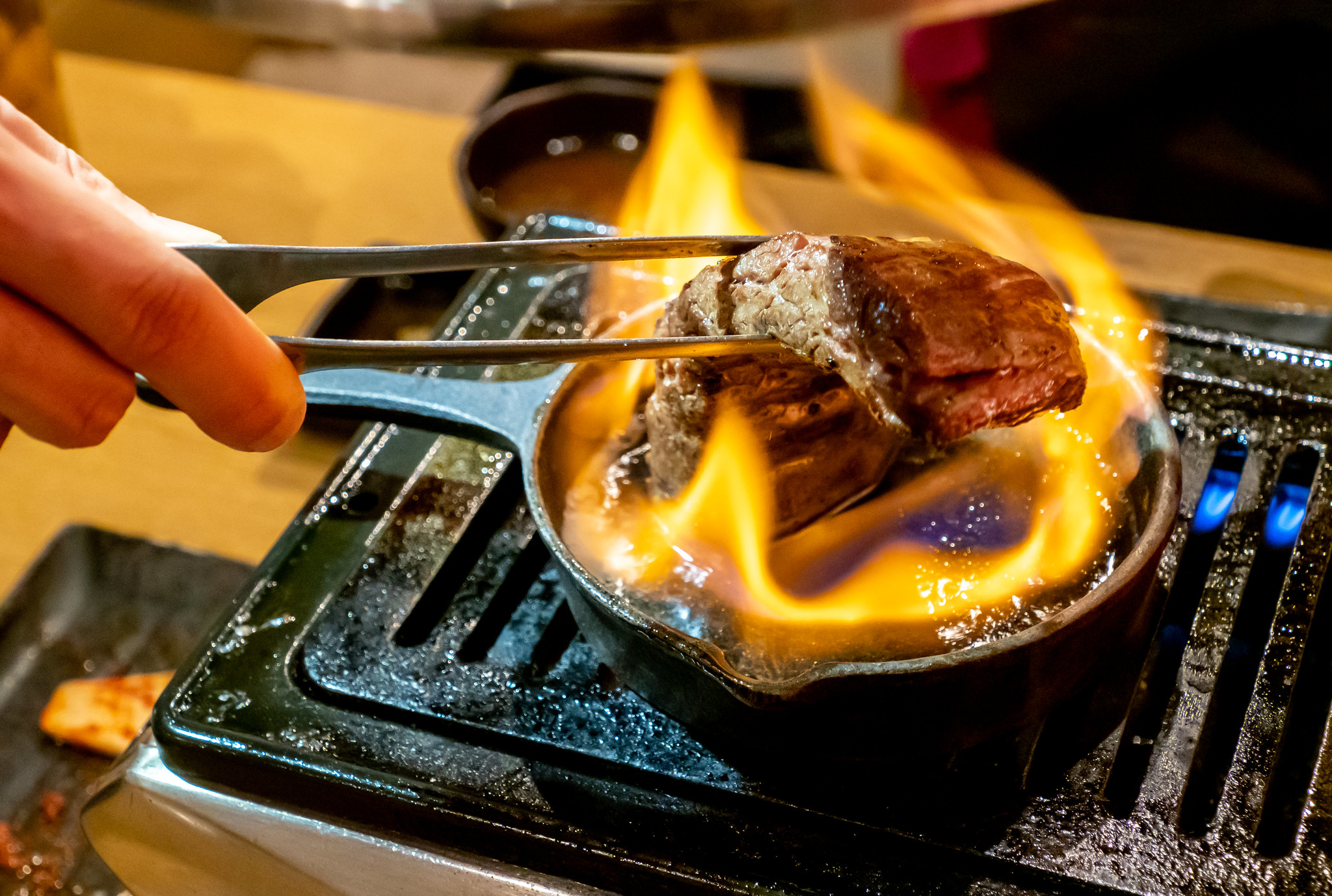 好きなお肉を1枚単位で注文できる焼肉屋 #ファイヤーステーキ や厚切タンも外せない 浅草橋 焼肉とどろき