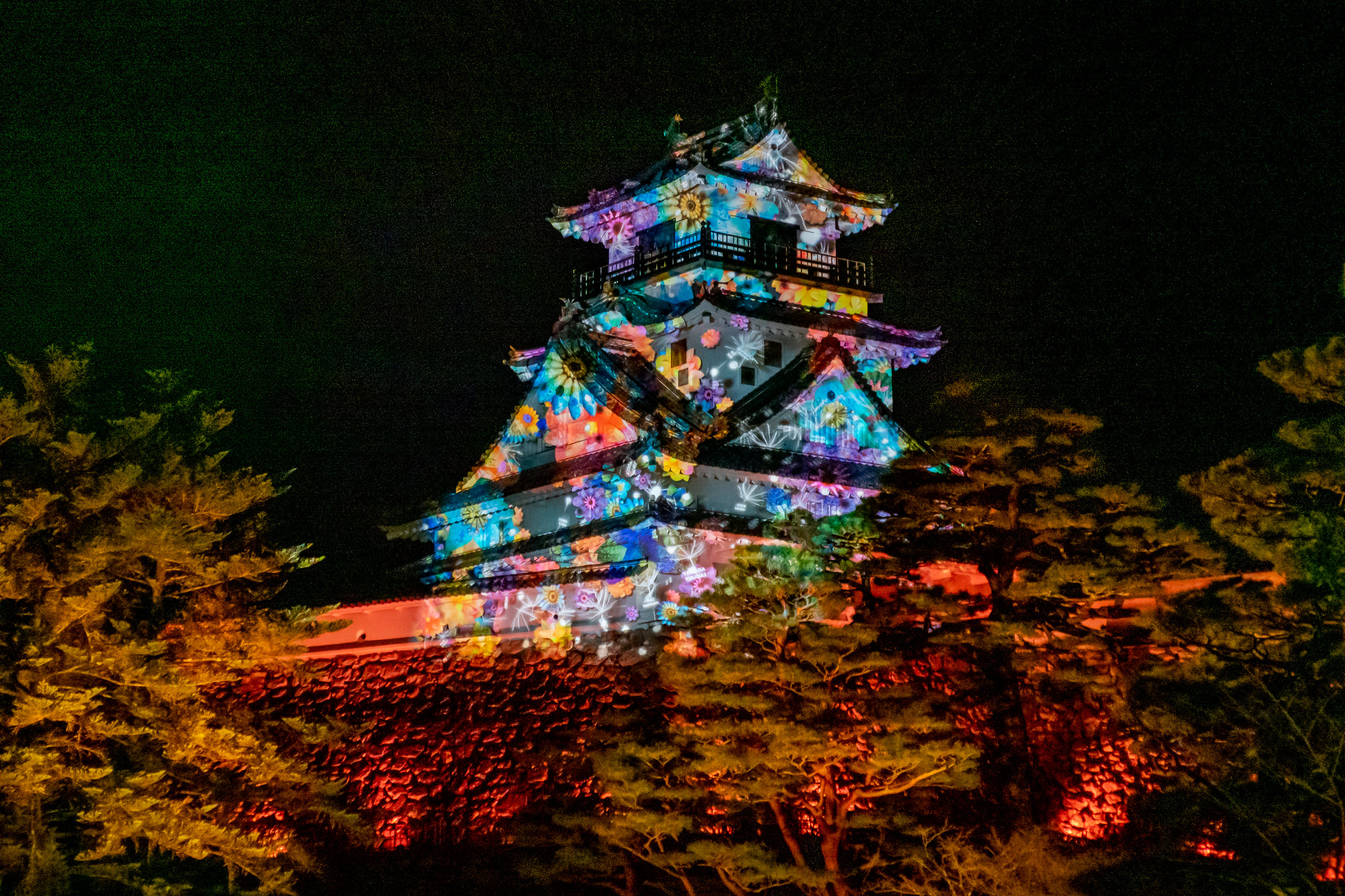 高知城を花のアートでインタラクティブに彩る #ネイキッドフラワーズ高知城