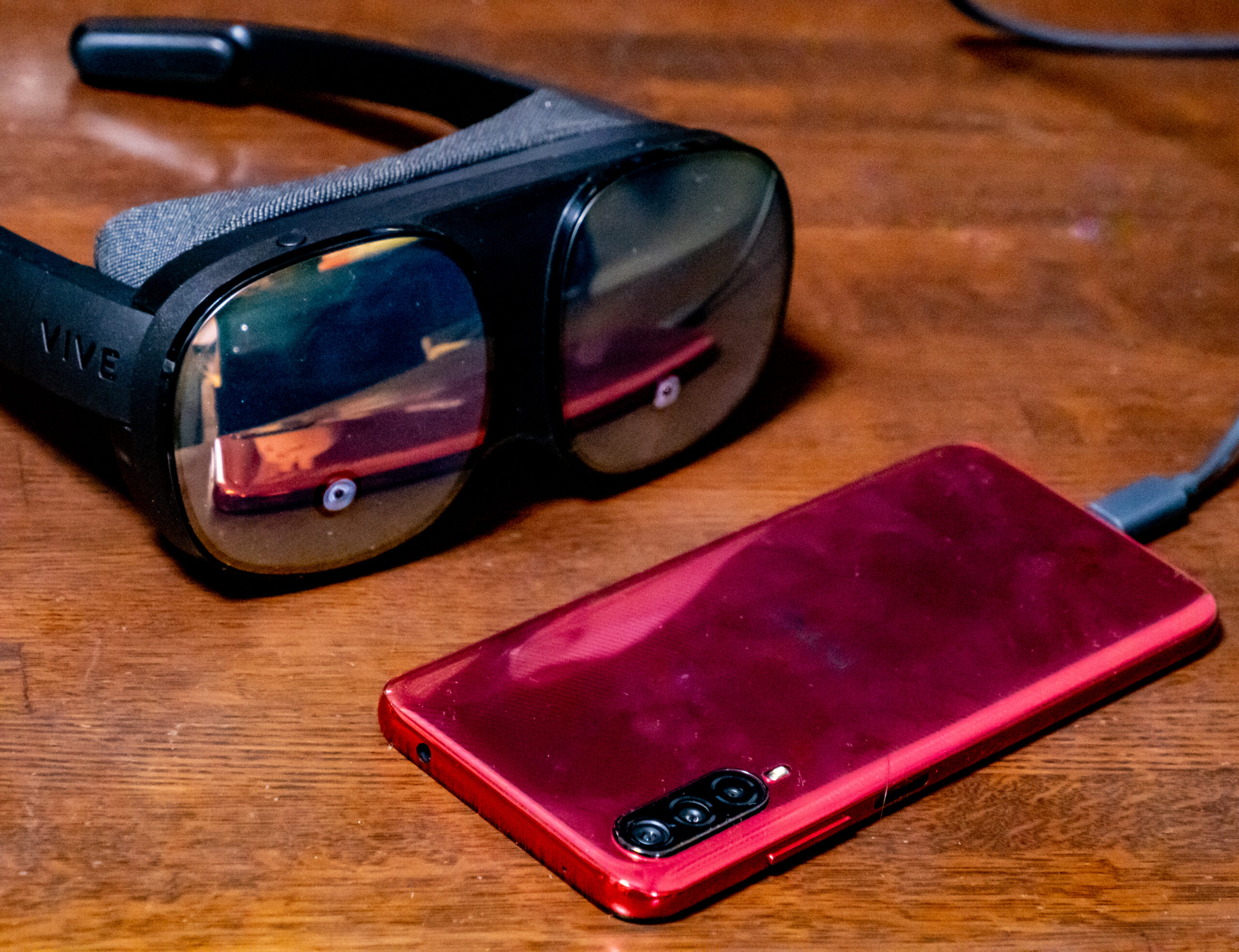 HTC Desire 22 pro + VIVE Flow HTCが提案するメタバーススマホをじっくり体験