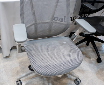 在宅ワークに疲労軽減に特化した機能性の高い椅子を自宅で試せる Palmwork