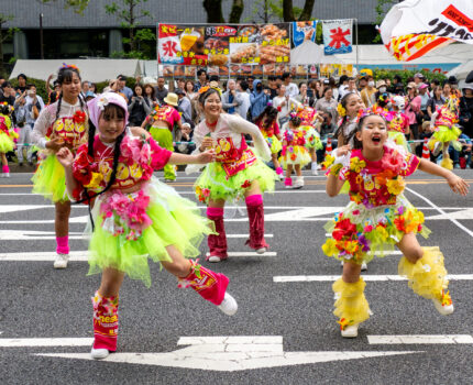#よさこい で盛り上がる 2025ひろしまフラワーフェスティバル と クラフト餃子フェス