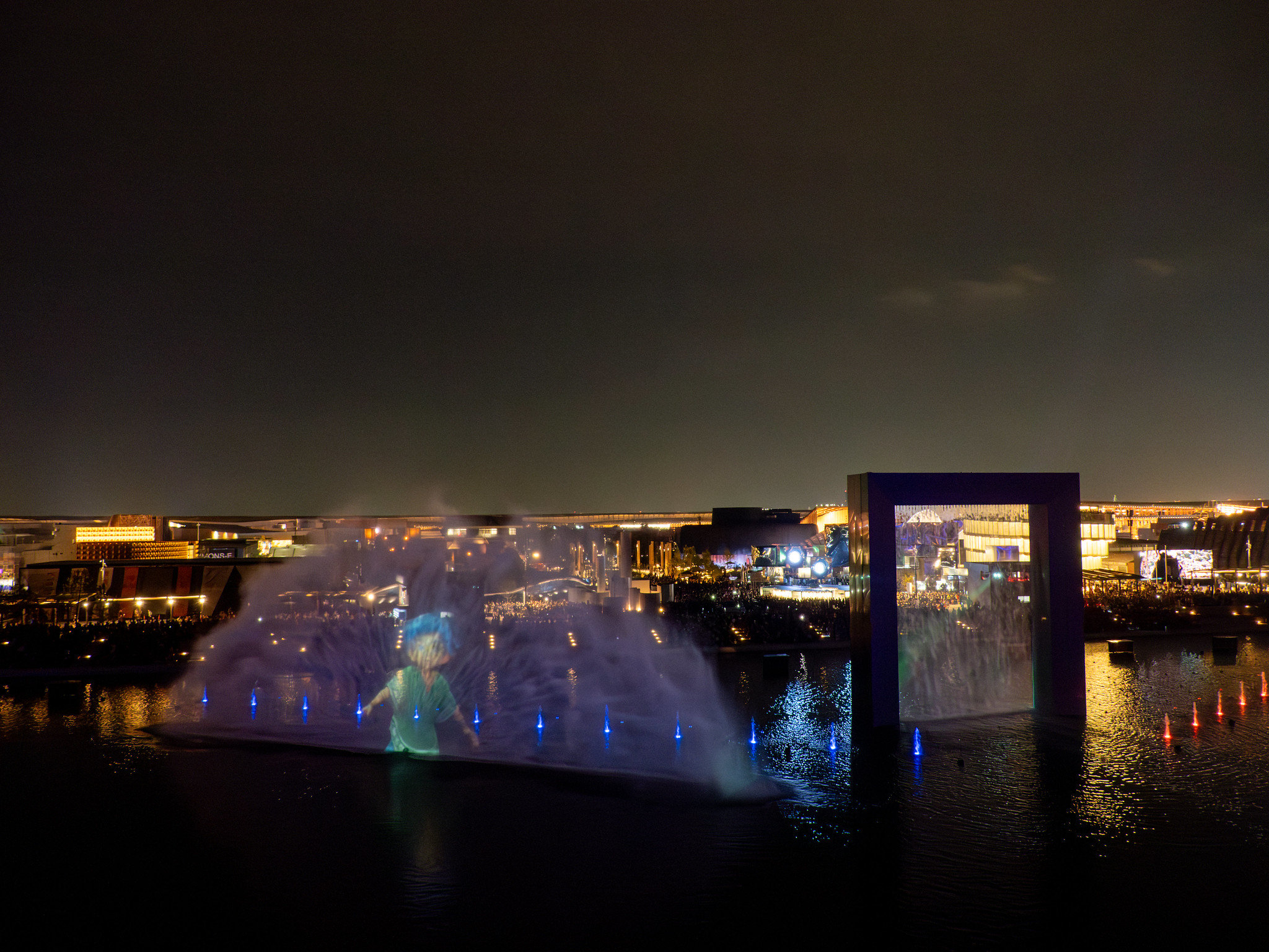 大阪・関西万博2025 アオと夜の虹のパレード ドローンショー プロジェクションマッピング