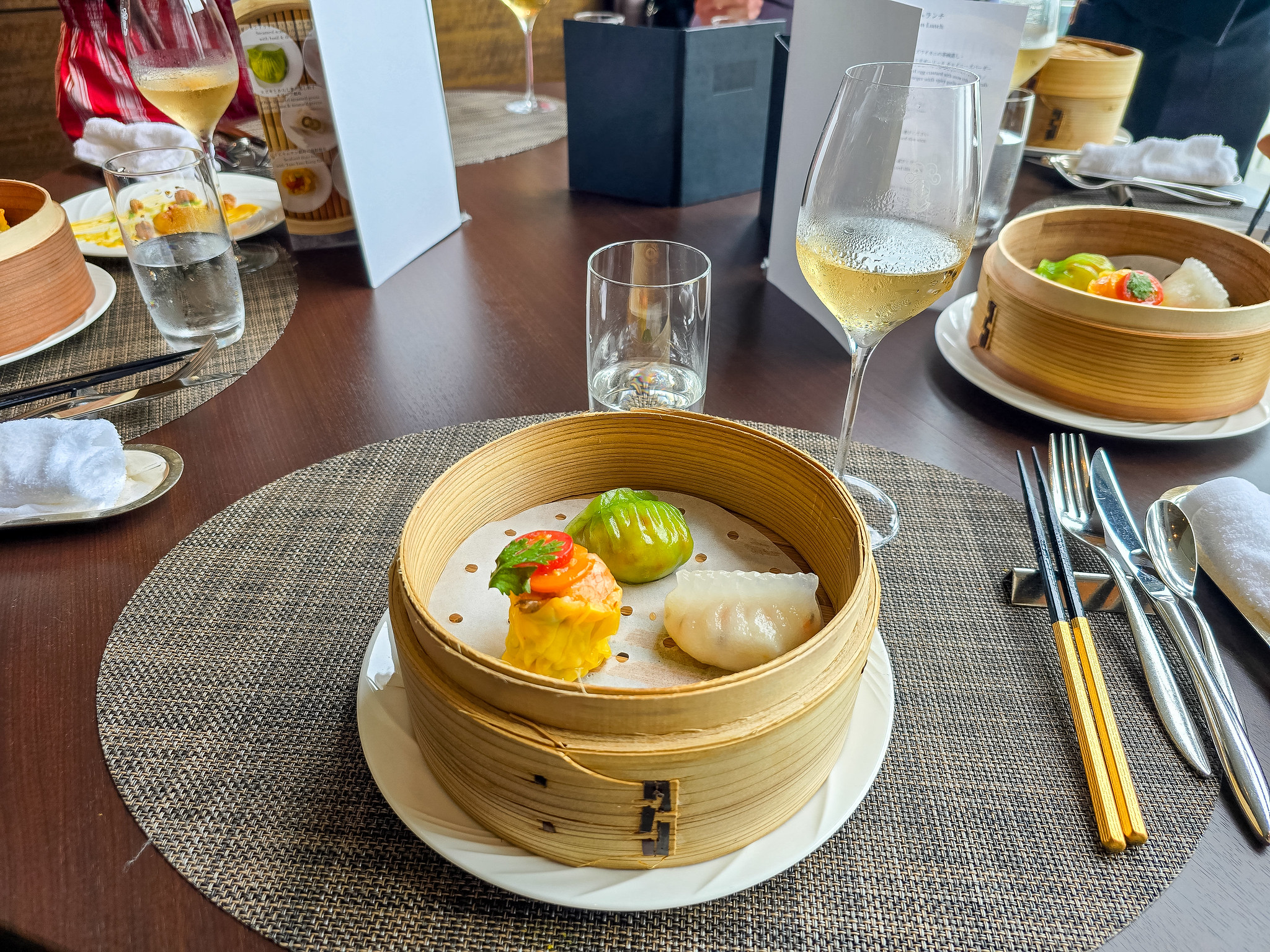 チャイナシャドー ストリングスホテル東京インターコンチネンタル 「夏のディムサムランチ」＋シャンパン・鳳凰美田果実酒飲み放題