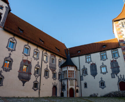 #中欧旅 #ドイツ #フュッセン 可愛い街の朝散歩 と 騙し絵が特徴的なホーエス城