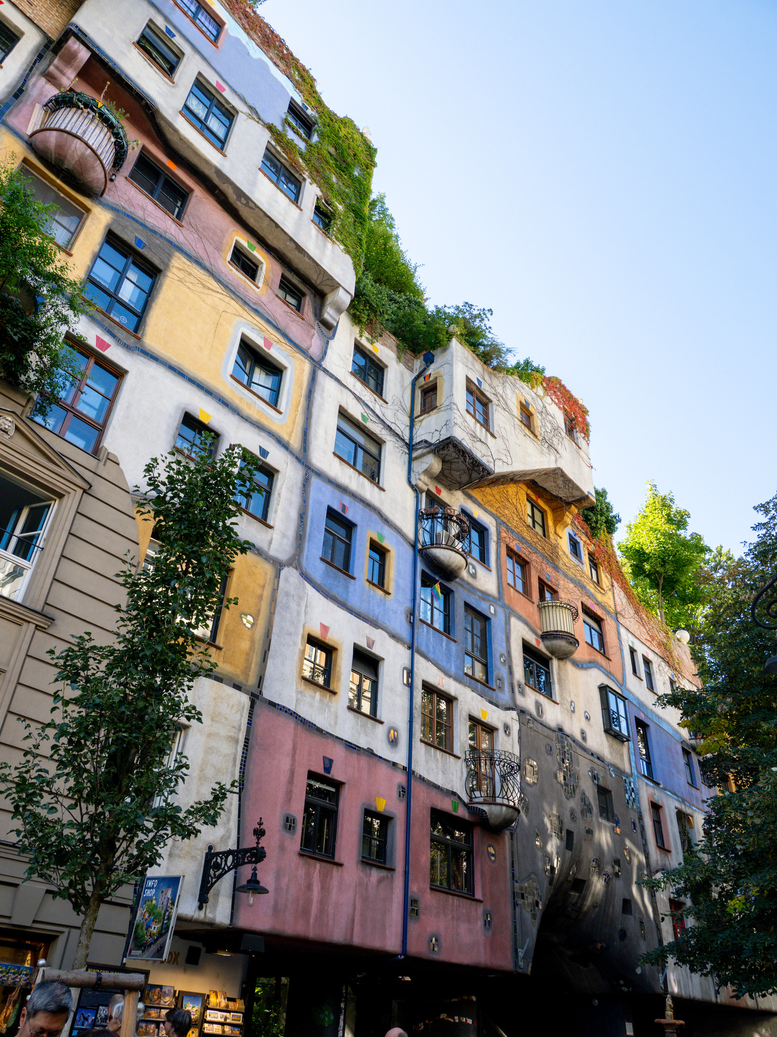 #中欧旅 #オーストリア #ウィーン ベルヴェデーレ宮殿 フンデルトヴァッサーハウス 国立図書館 聖ペーター教会 シュテファン大聖堂