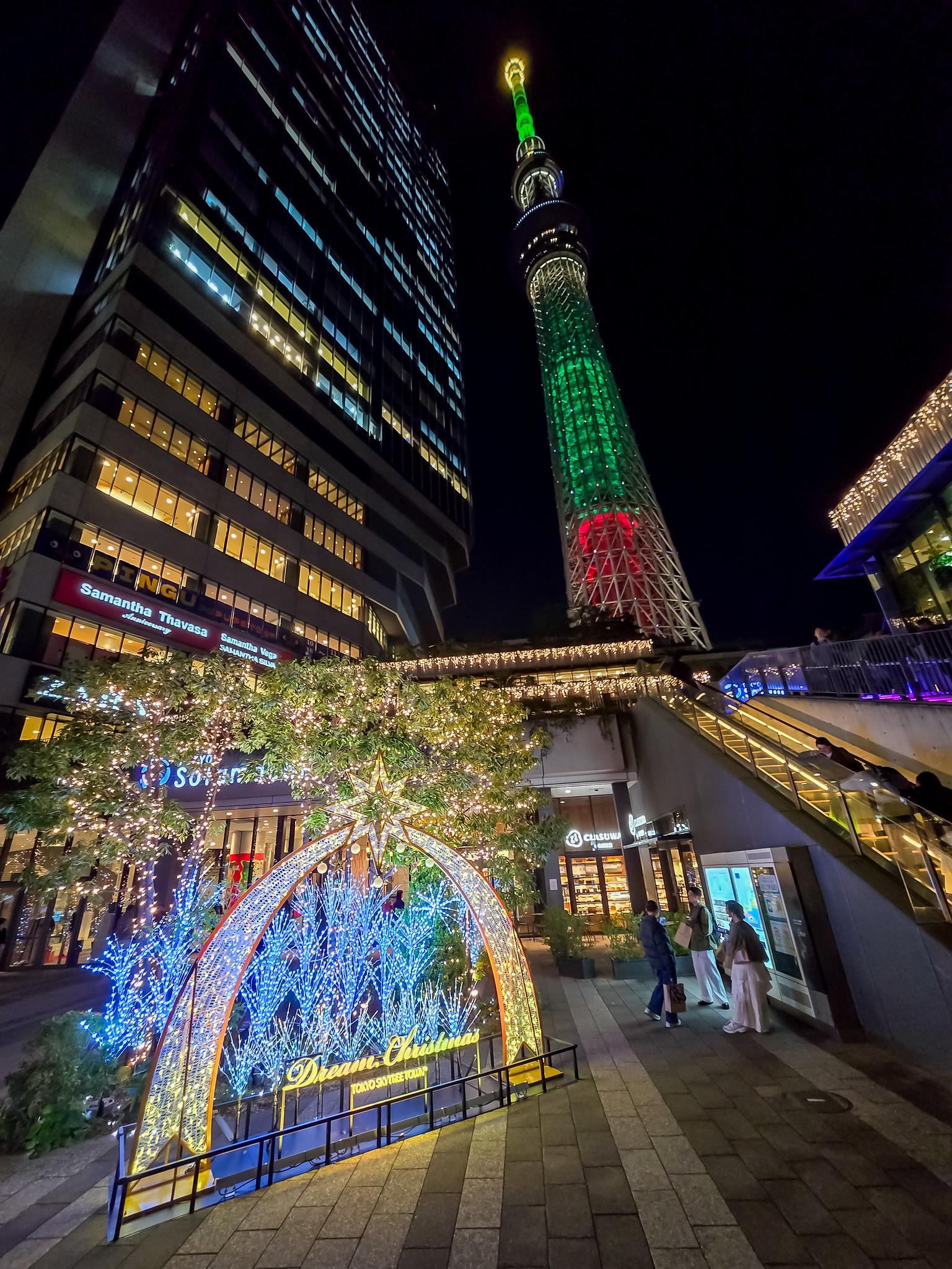 東京スカイツリー クリスマス特別ライティングが点灯 ドリームクリスマス2025
