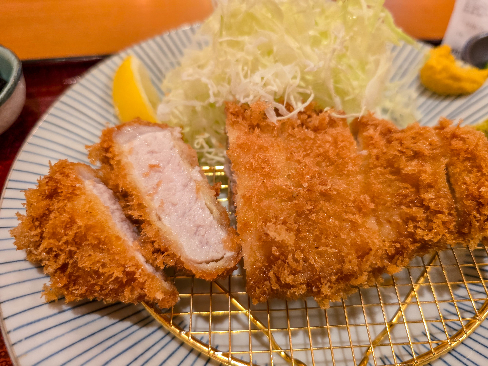 しっとり甘い最高のロースかつランチ はせ川 両国