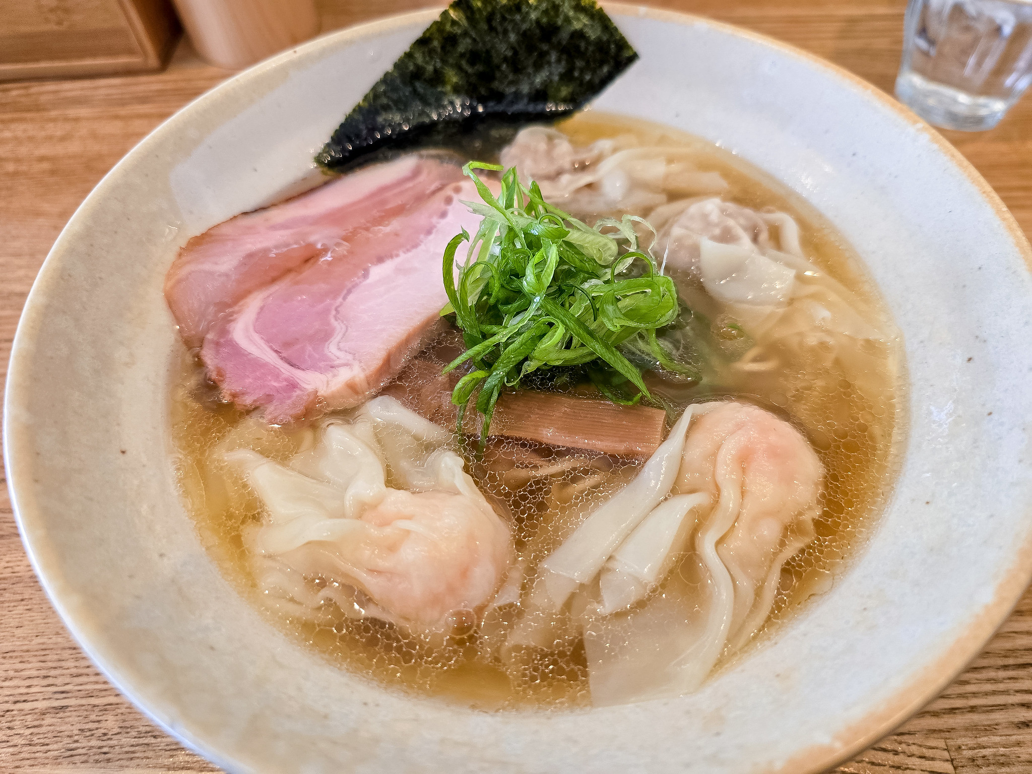 肉と海老ワンタン麺(白) DURAMENTEI 亀戸