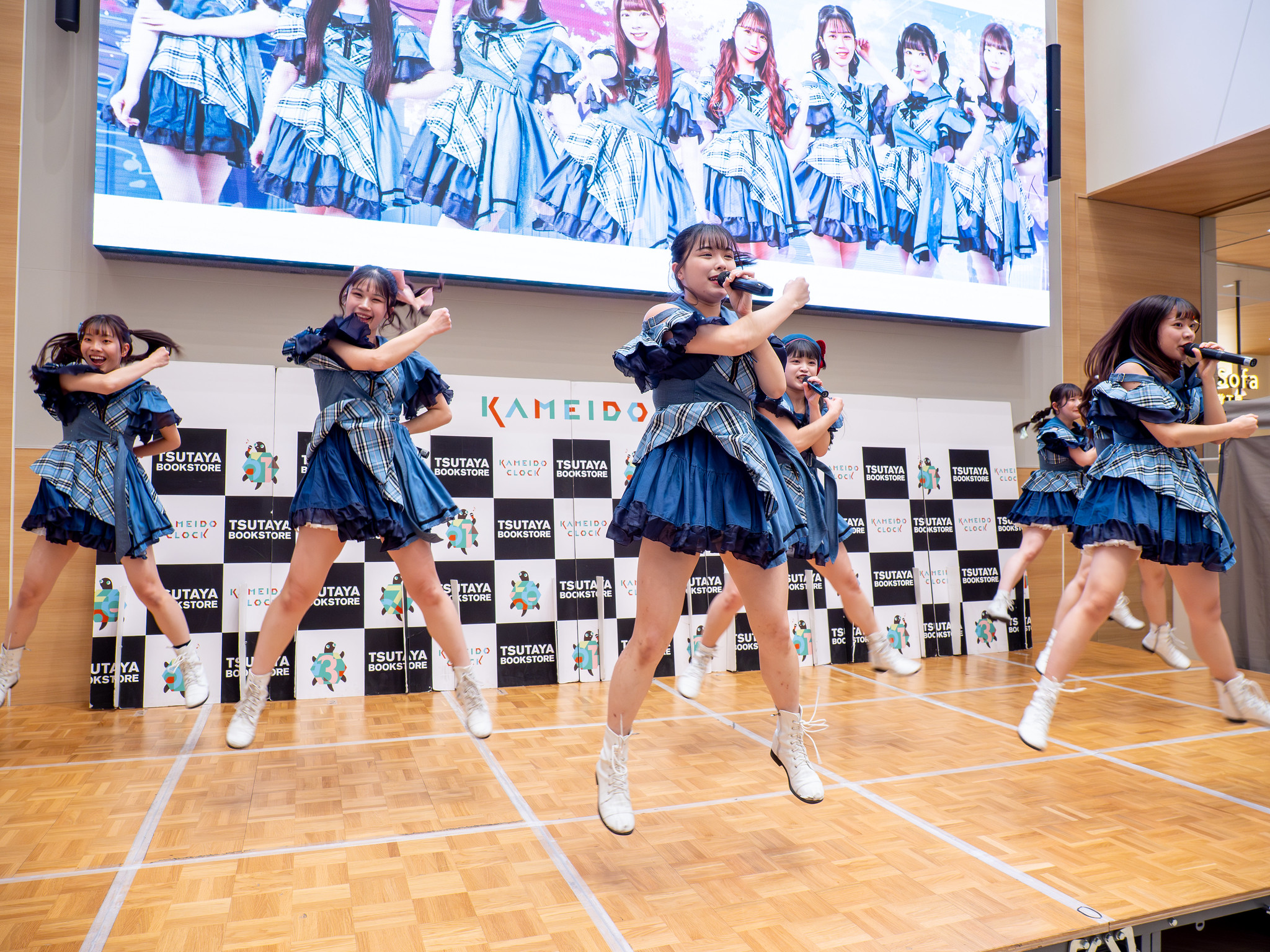 #sllow & #いつだって青い春。 & #BANZAIJAPAN IDOL FREE LIVE @ #カメイドクロック #スロウ