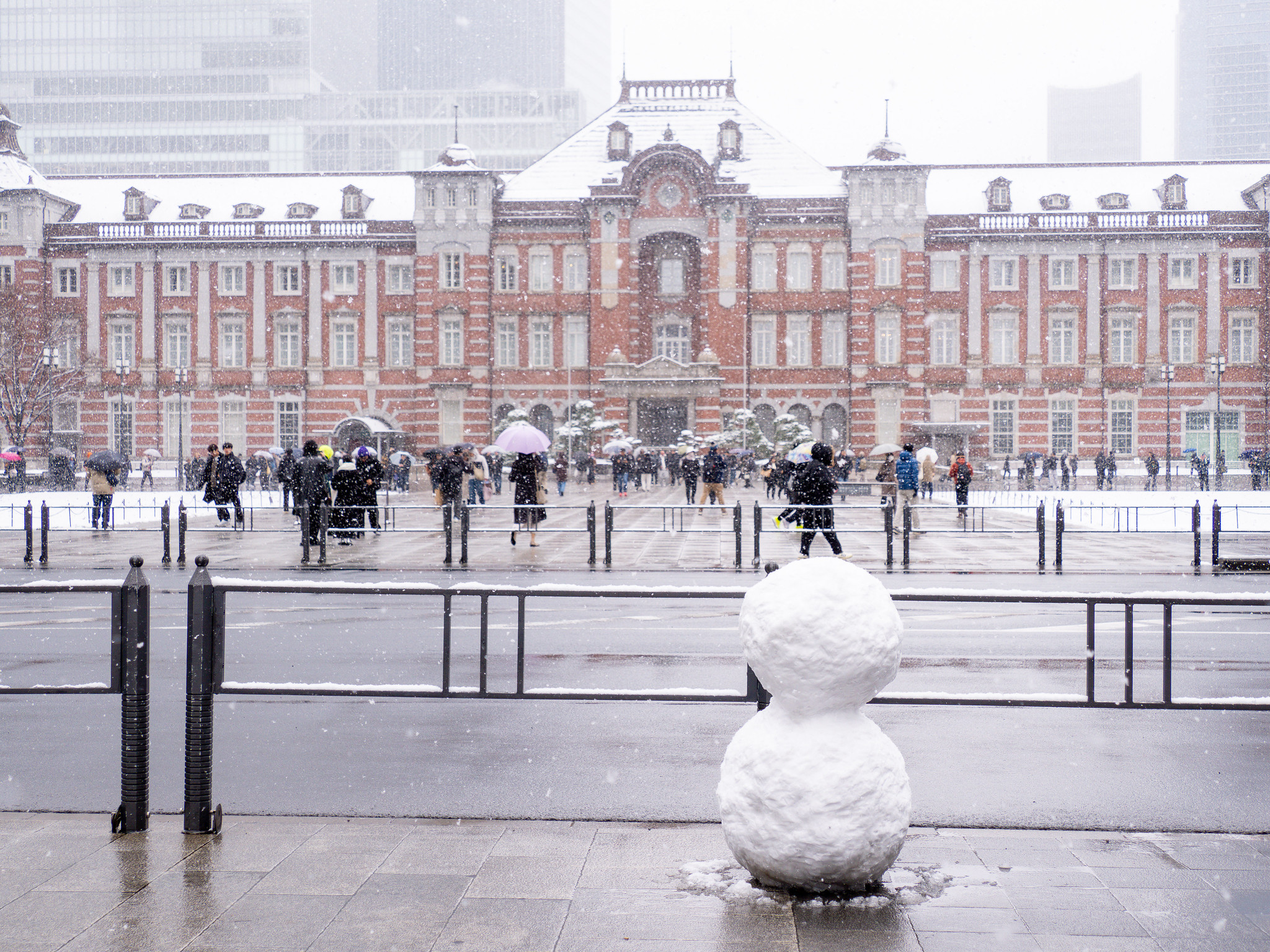 雪の東京駅丸の内駅舎