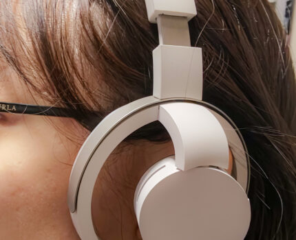 耳をふさがないのに音漏れしない 周りの音も聞こえ蒸れず疲れない オープンイヤー型 オーバーヘッド 耳スピーカー nwm ONE